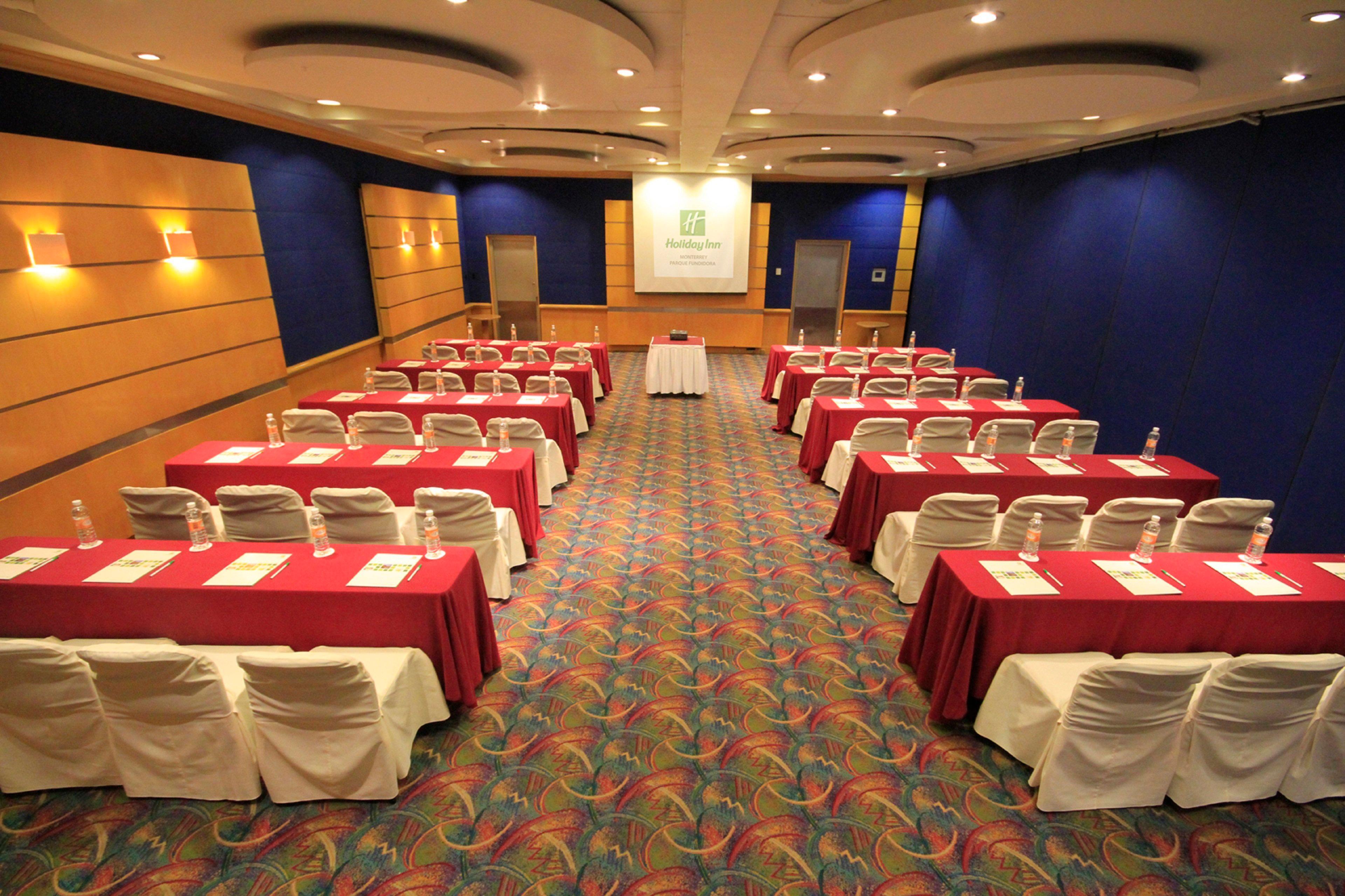 Holiday Inn Monterrey-Parque Fundidora By Ihg Luaran gambar A typical classroom layout