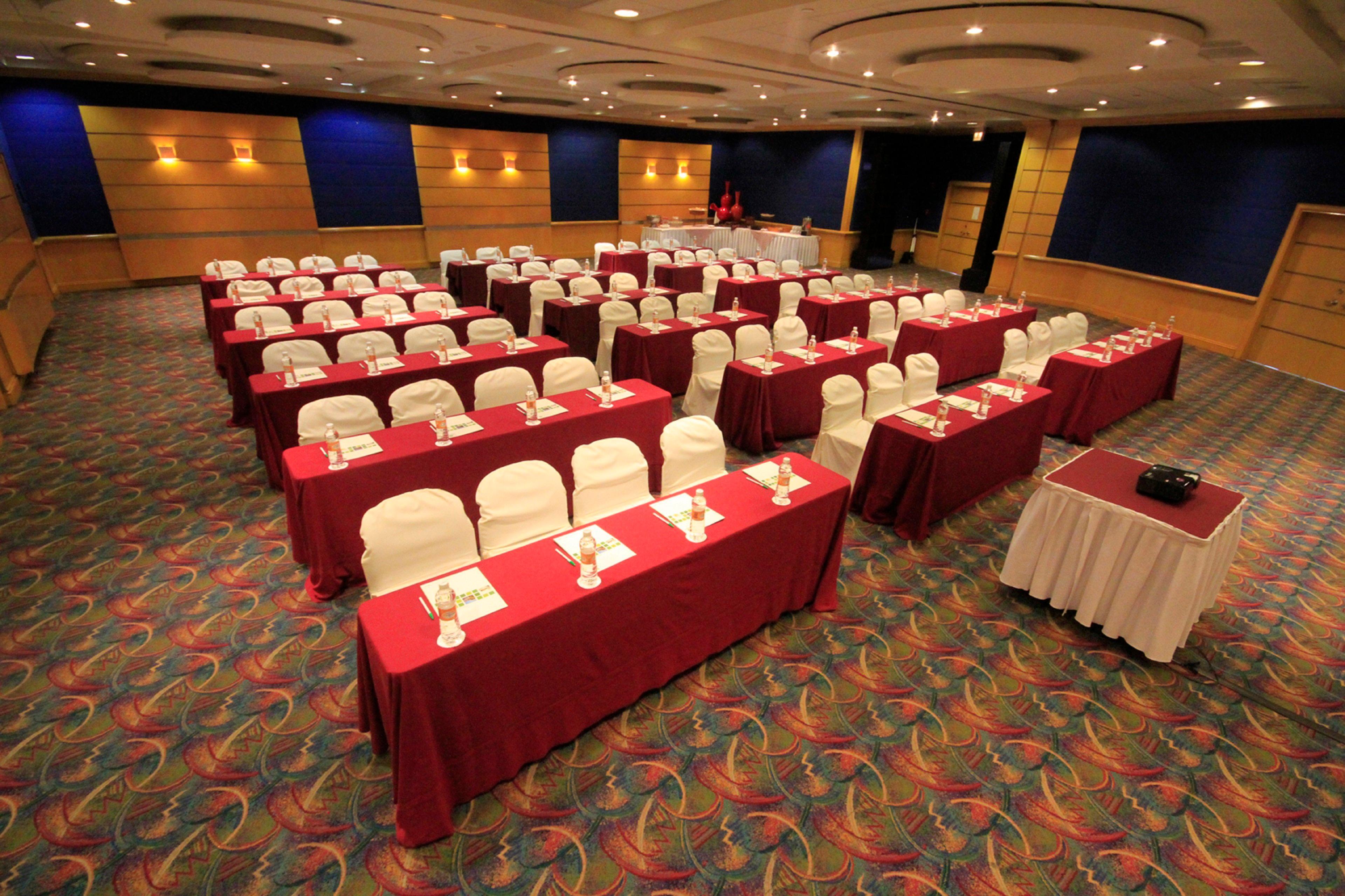 Holiday Inn Monterrey-Parque Fundidora By Ihg Luaran gambar A meeting room at a hotel