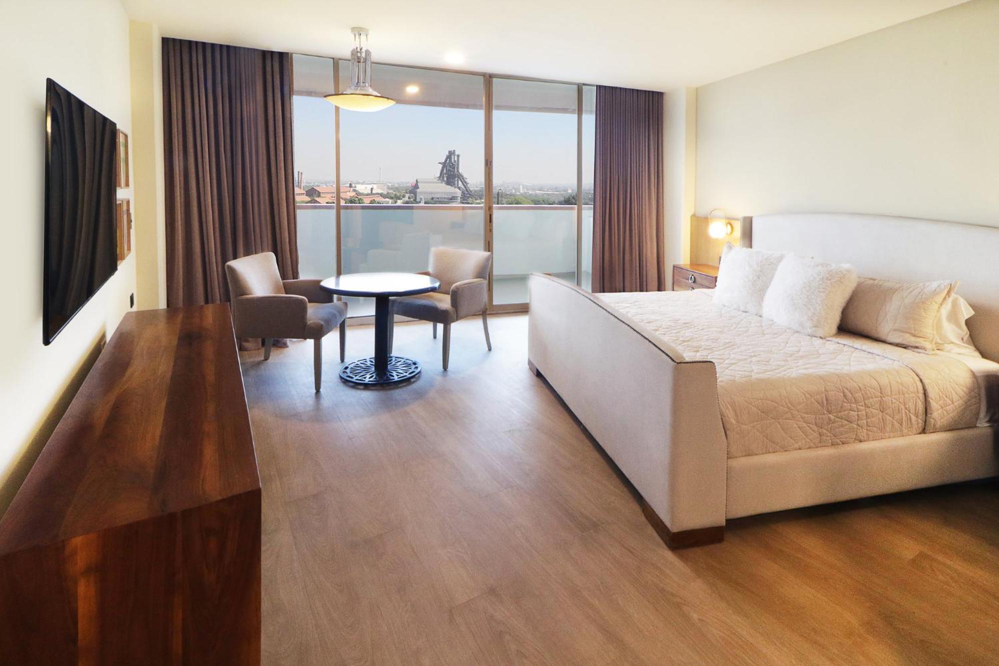 Holiday Inn Monterrey-Parque Fundidora By Ihg Luaran gambar A room at the hotel
